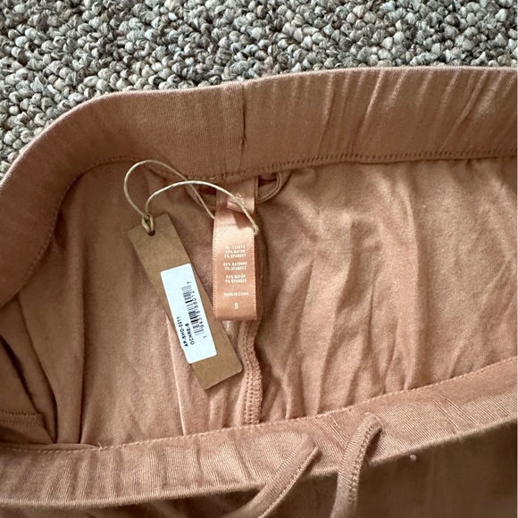 BRAND NEW WITH TAGS Skims sleep shorts - Picture 2 of 2